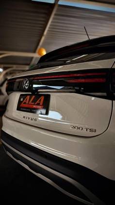 VOLKSWAGEN NIVUS 1.0 200 TSI TOTAL FLEX HIGHLINE AUTOMÁTICO